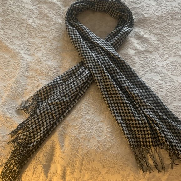 Houndstooth shawl/wrap - Picture 2 of 2